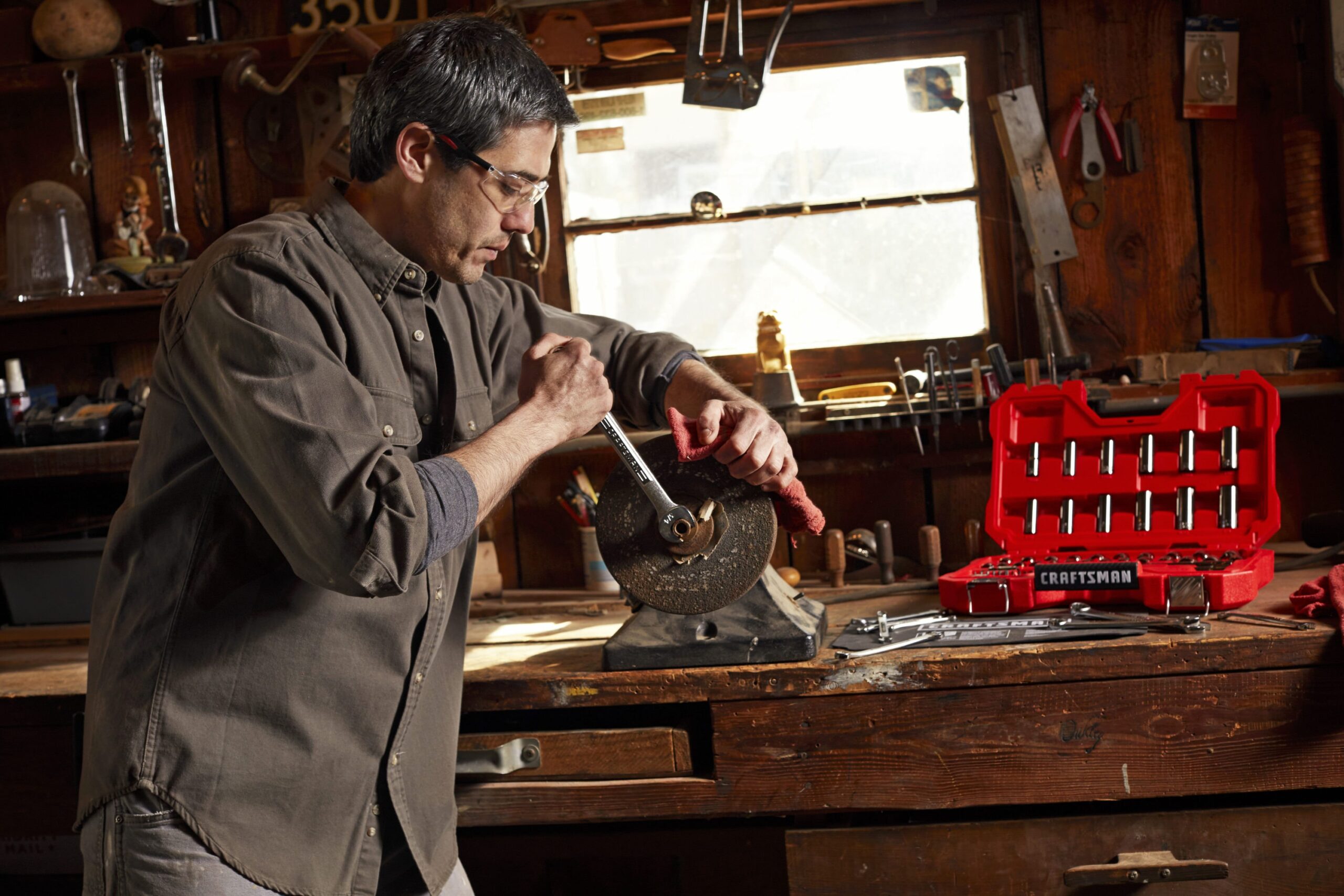 CRAFTSMAN 51-Piece Standard (SAE) and Metric Combination Gunmetal Chrome Mechanics Tool Set with Hard Case