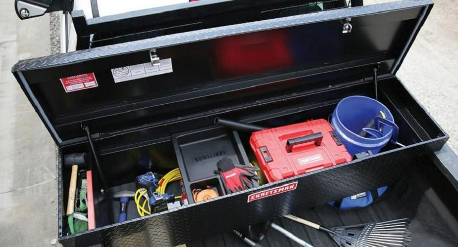 CRAFTSMAN 71.3-in x 19.5-in x 17.2-in Matte Black Aluminum Crossover Truck Tool Box
