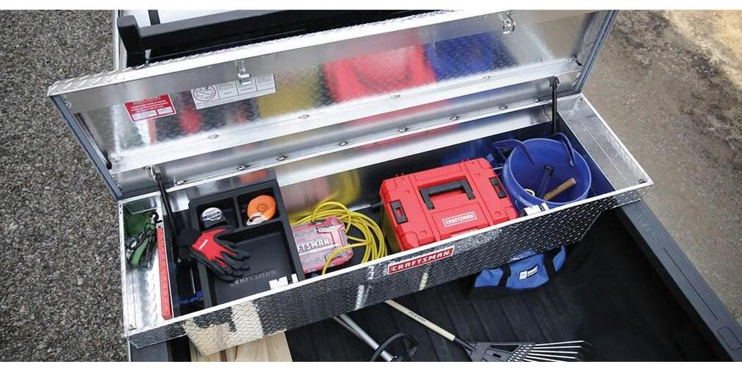 CRAFTSMAN 71.3-in x 19.5-in x 17.2-in Silver Aluminum Crossover Truck Tool Box
