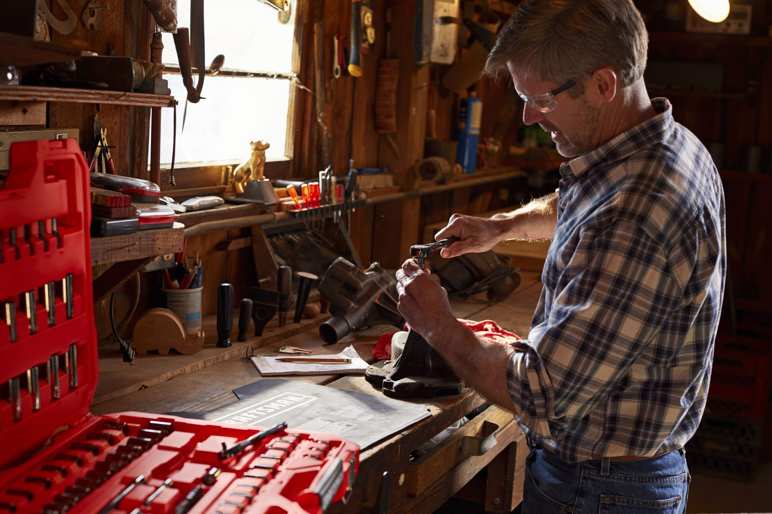 CRAFTSMAN 81-Piece Standard (SAE) and Metric Combination Gunmetal Chrome Mechanics Tool Set with Hard Case