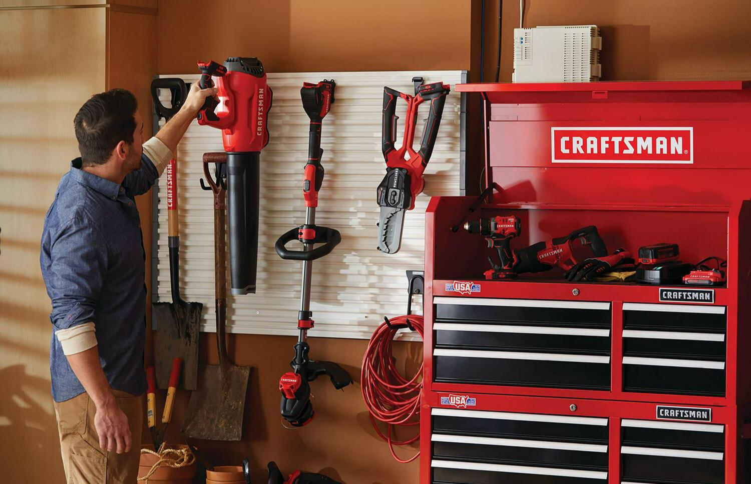 CRAFTSMAN V20 20-volt Max Cordless Battery String Trimmer and Leaf Blower Combo Kit (Battery and Charger Included)