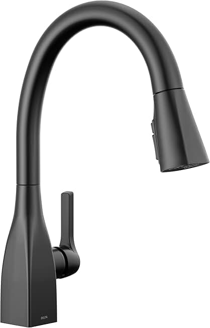 Delta Faucet Mateo Pull Down Kitchen Faucet, Black Kitchen Faucets with Pull Down Sprayer, Kitchen Sink Faucet, Faucet for Kitchen Sink with Magnetic Docking Spray Head, Black 9183-BL-DST