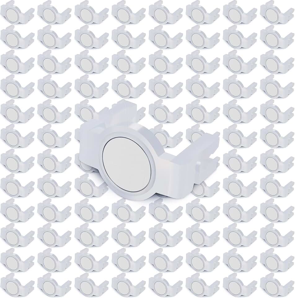 Macarrie Magnetic Sockets Light Clips Christmas Light Clips C9 Magnetic Light Clip Hang Hooks Bulk for C9 Holiday Lighting Sockets Outdoor Patio Christmas Lighting (600 Pcs,Clear)