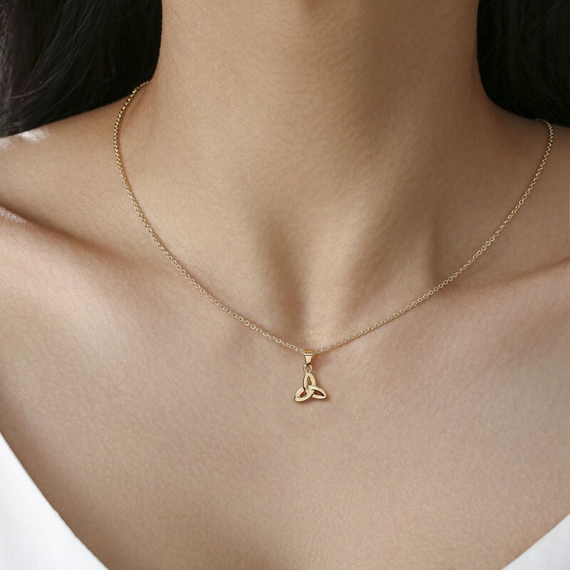 Gr&aacute; Collection Gold Plated Trinity Knot Pendant
