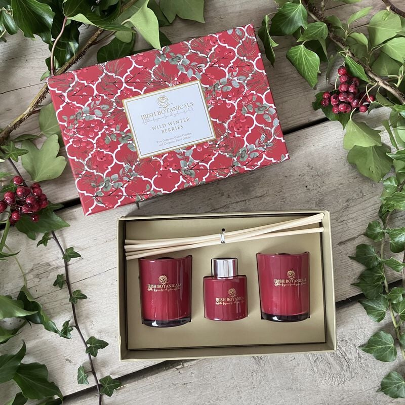 Irish Botanicals Wild Winter Berries Candles and Diffuser Set