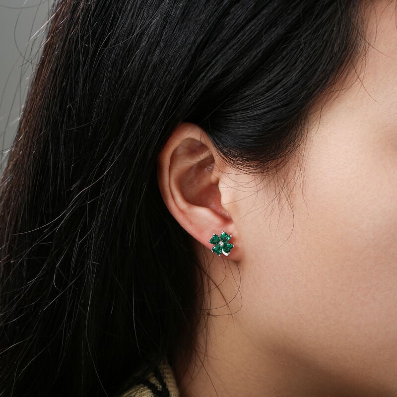 Gr&aacute; Collection Silver Plated 4 Green Cubic Zirconia Stones Clover Earrings