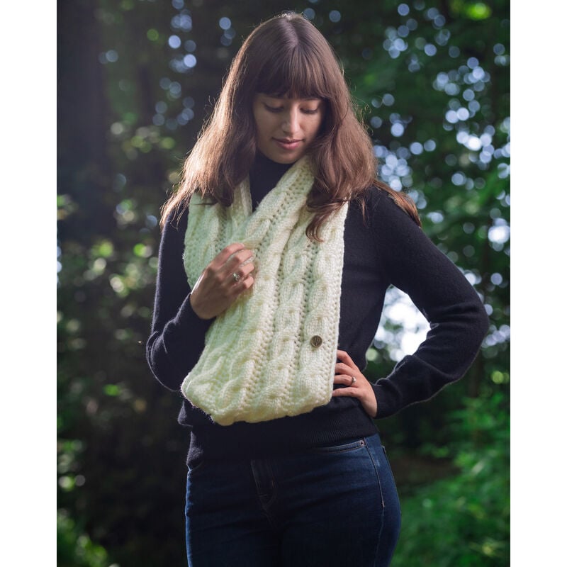 KNITTED ARAN SNOOD WHITE