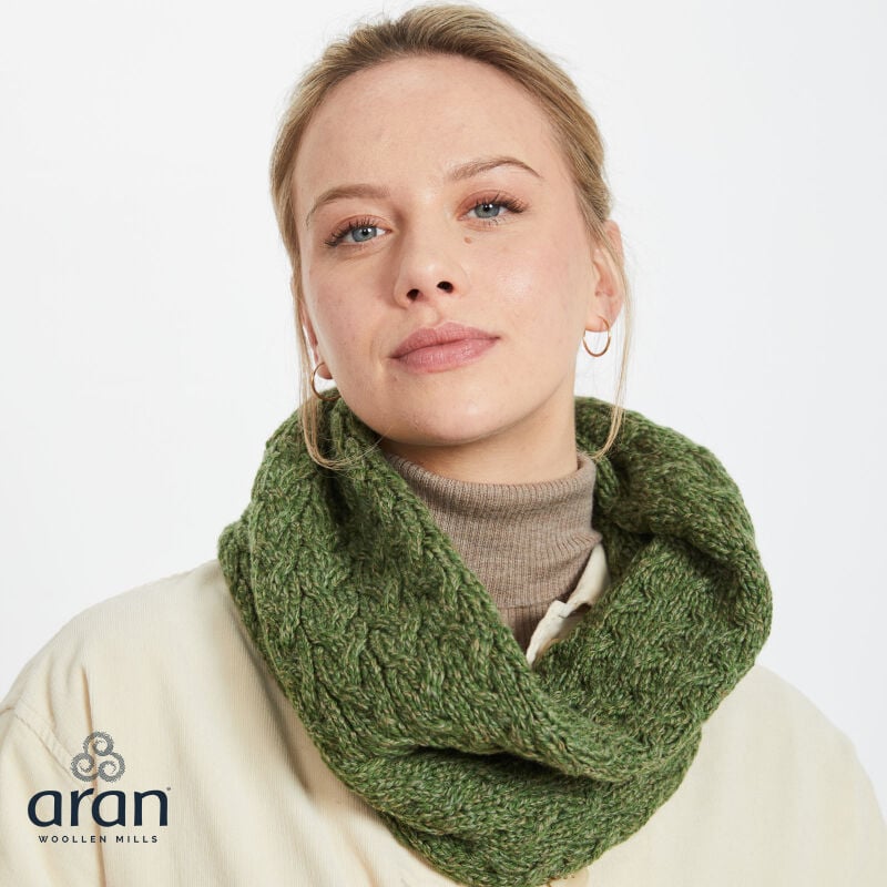 Aran Woollen Mills Unisex Super Soft Merino Wool Infinity Cabled Green Scarf