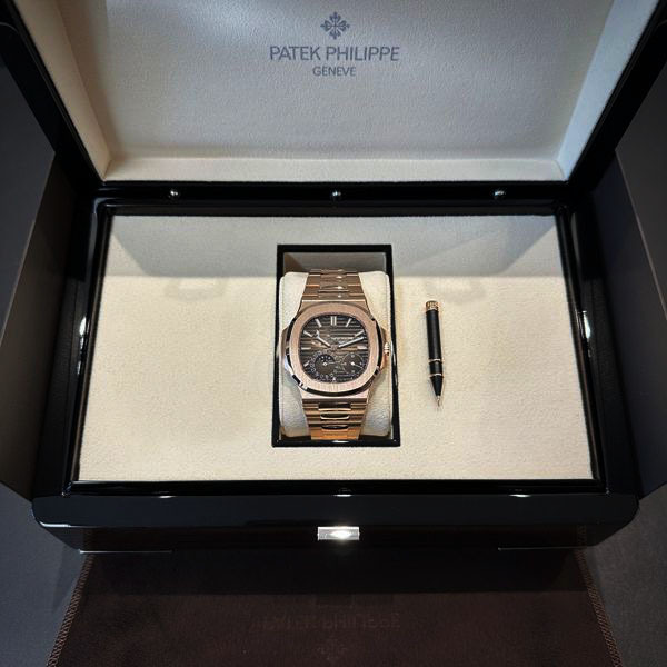 Patek Philippe Nautilus Moon Phase Rose Gold Watch 5712/1R-001
