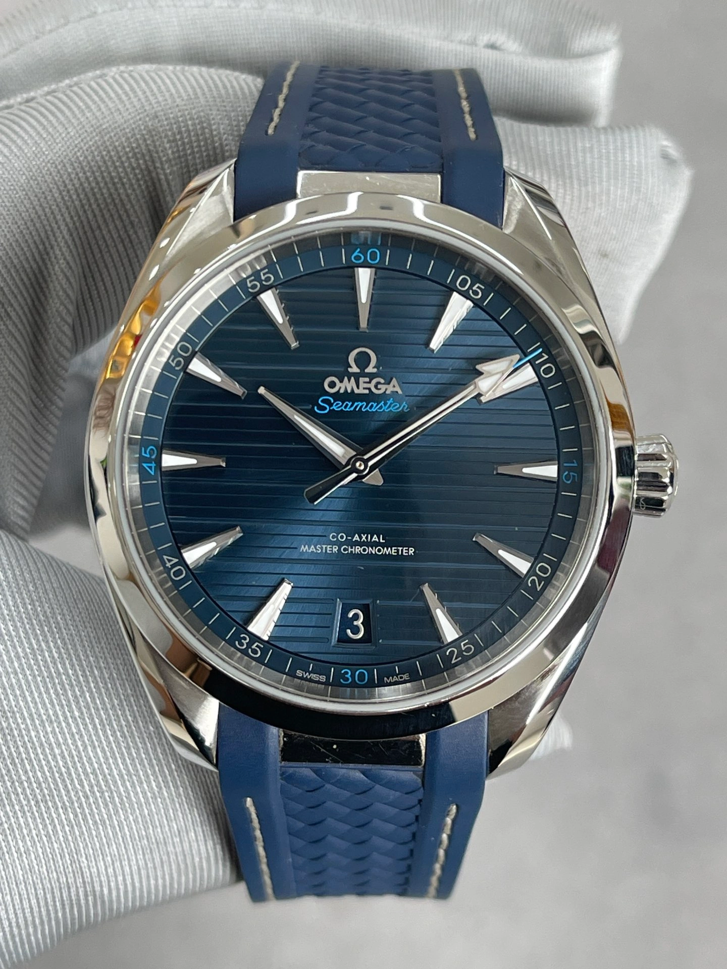 Omega Seamaster Ref. # 220.12.41.21.03.001