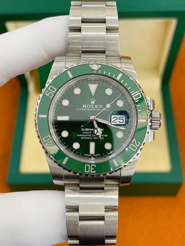 Rolex Submariner Hulk Replica 116610LV
