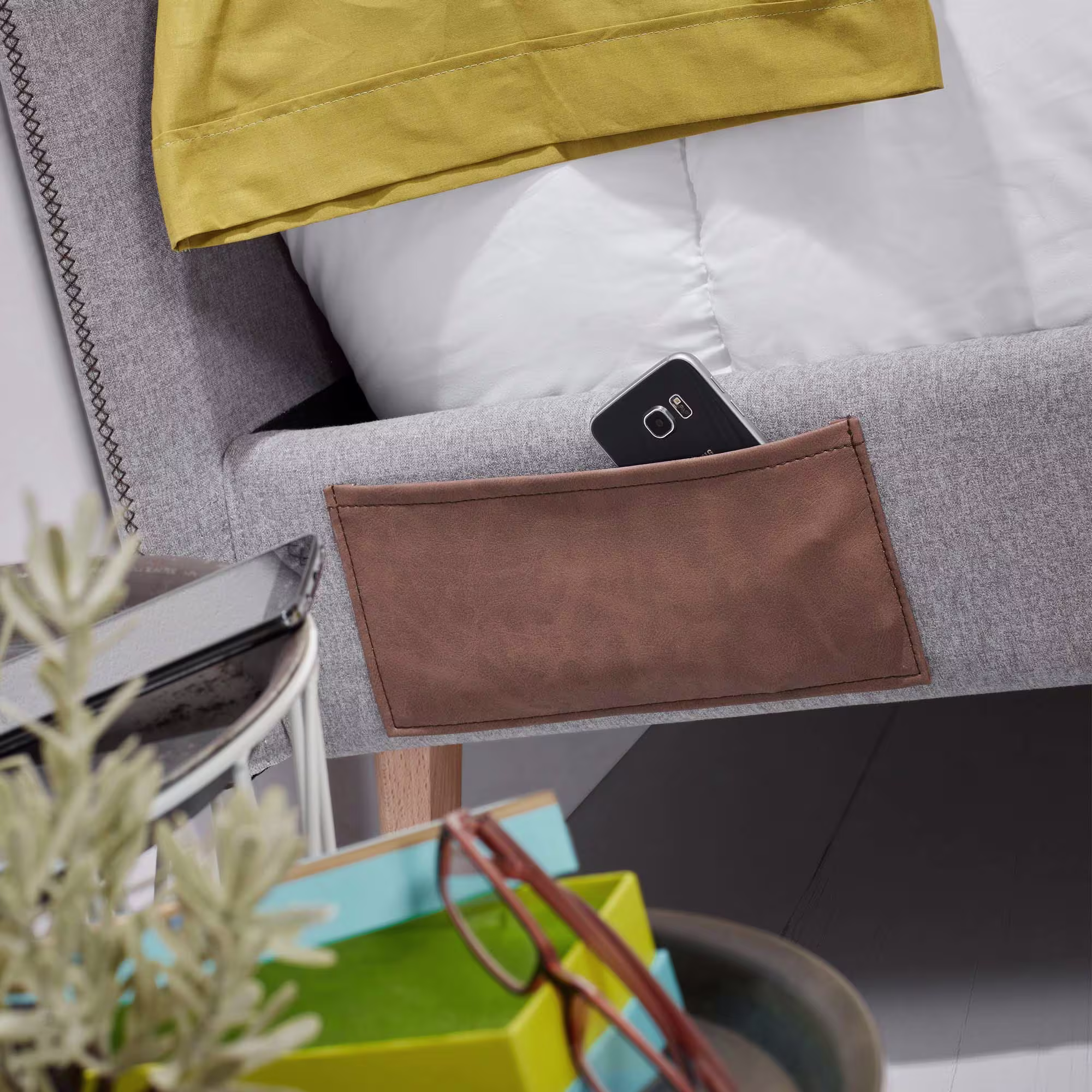 Cama desenfundable Dyla gris claro patas madera maciza de haya para colchón de 90 x 190 cm