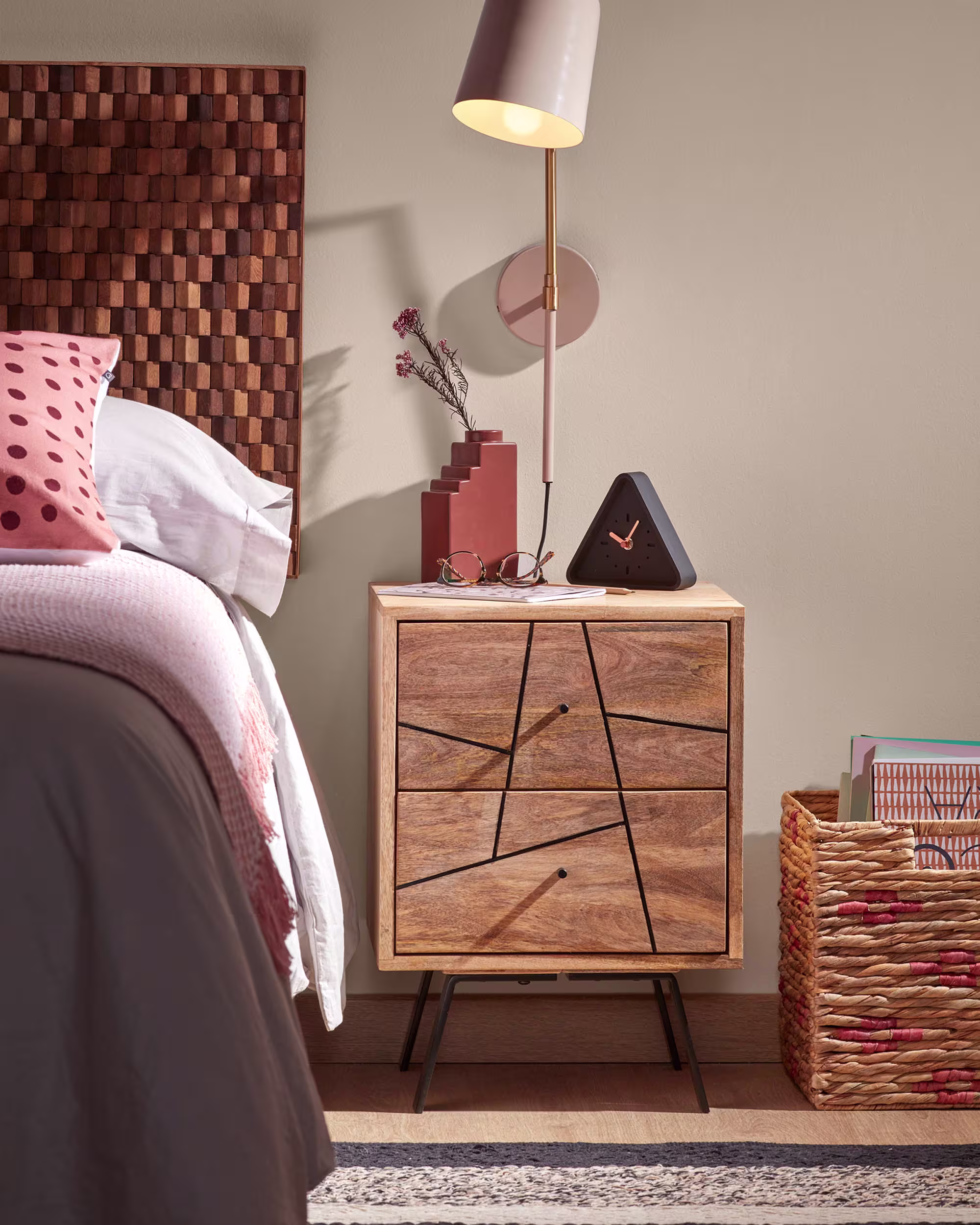 Mesita de noche Balia de madera maciza de mango y metal 40 x 56 cm