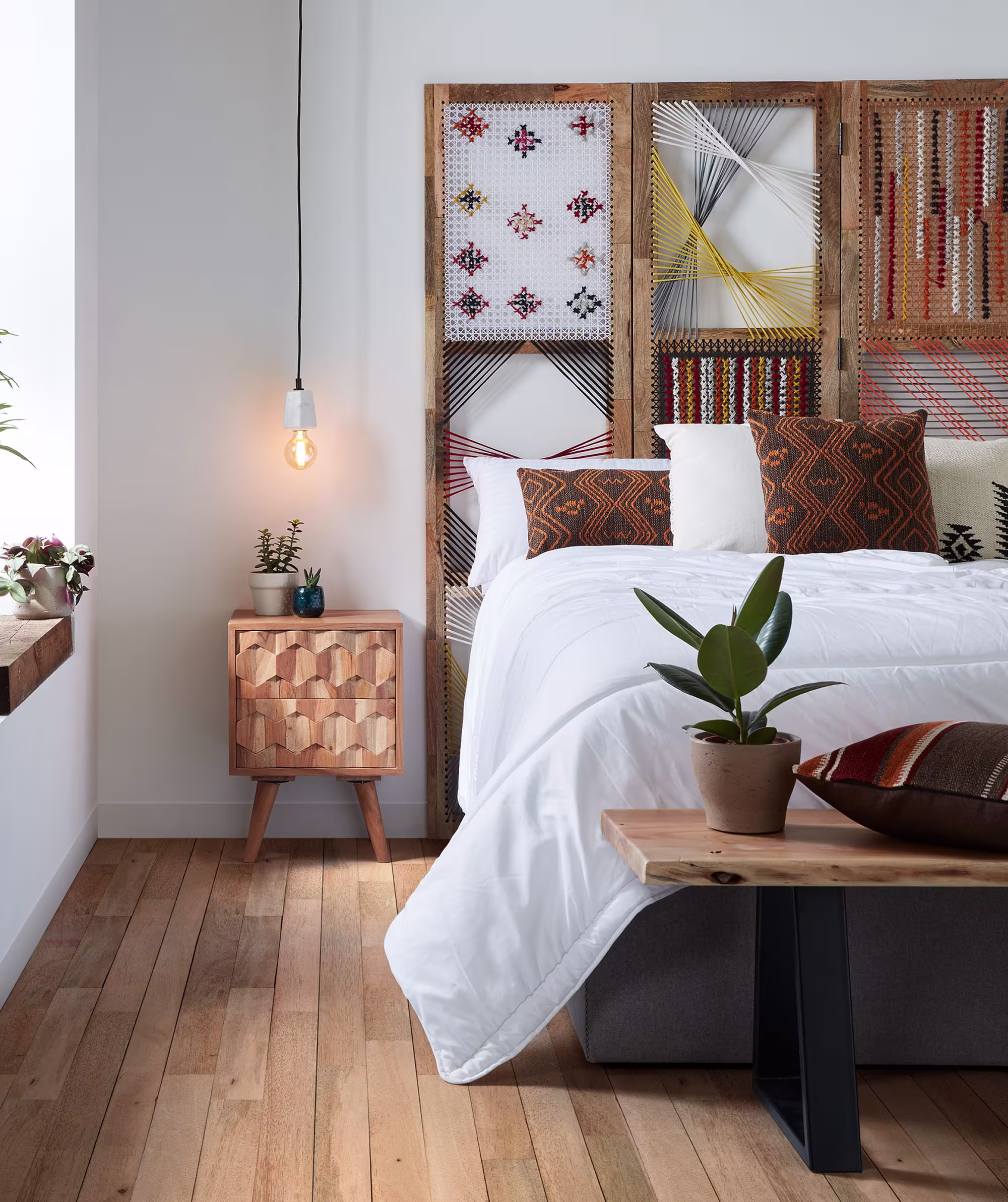 Mesita de noche Khaleesi de madera maciza de acacia 40 x 55 cm