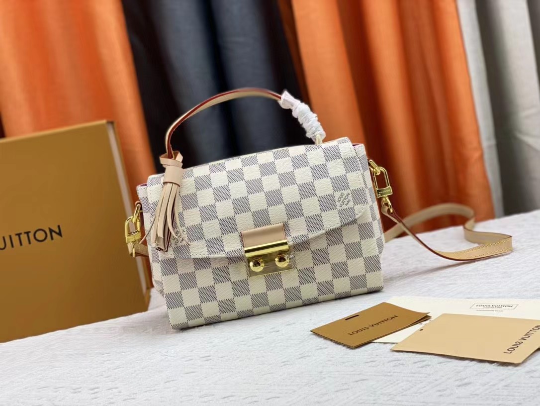 Louis Vuitton CROISETTE CHAIN WALLET