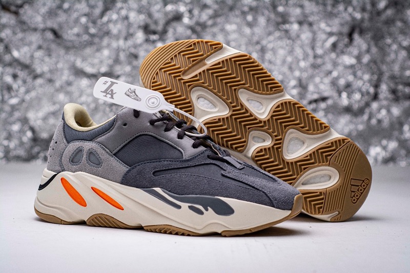 H12 YEEZY 700 RUNNER “MAGNET”