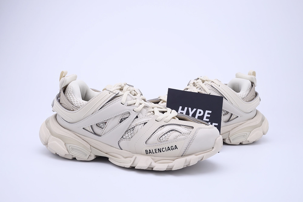 BALENCIAGA TRIPLE-S BEIGH