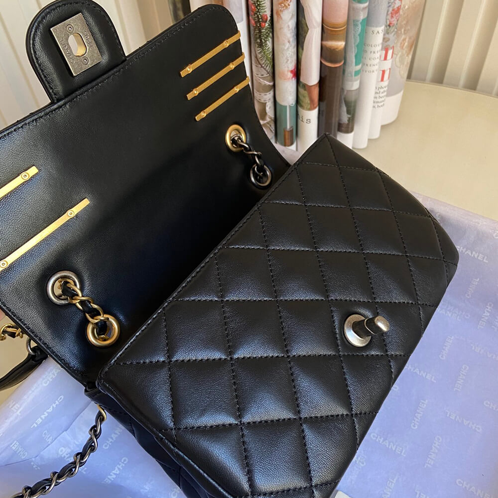 Chanel SMALL FLAP BAG