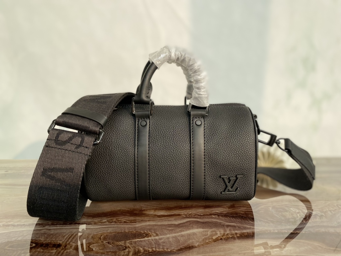 Vintage Louis Vuittion M80950 Keepall XS Black Aerogram Leather