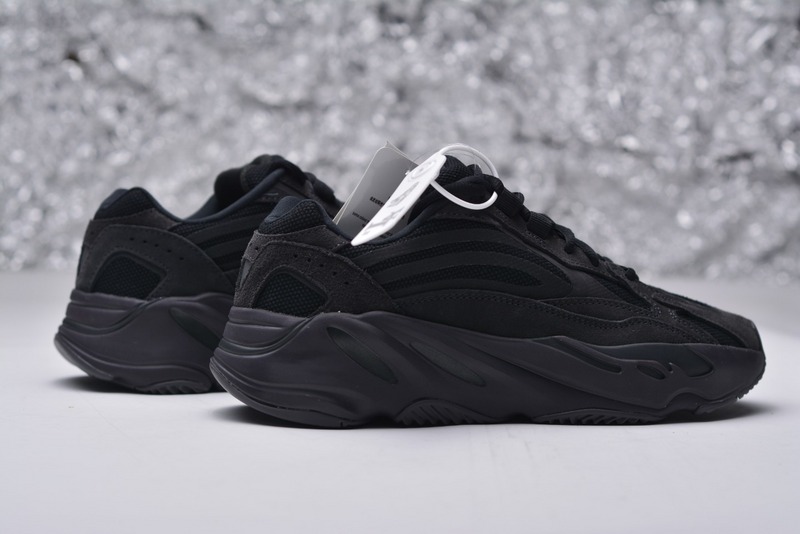 YEEZY 700 V2 “VANTA”