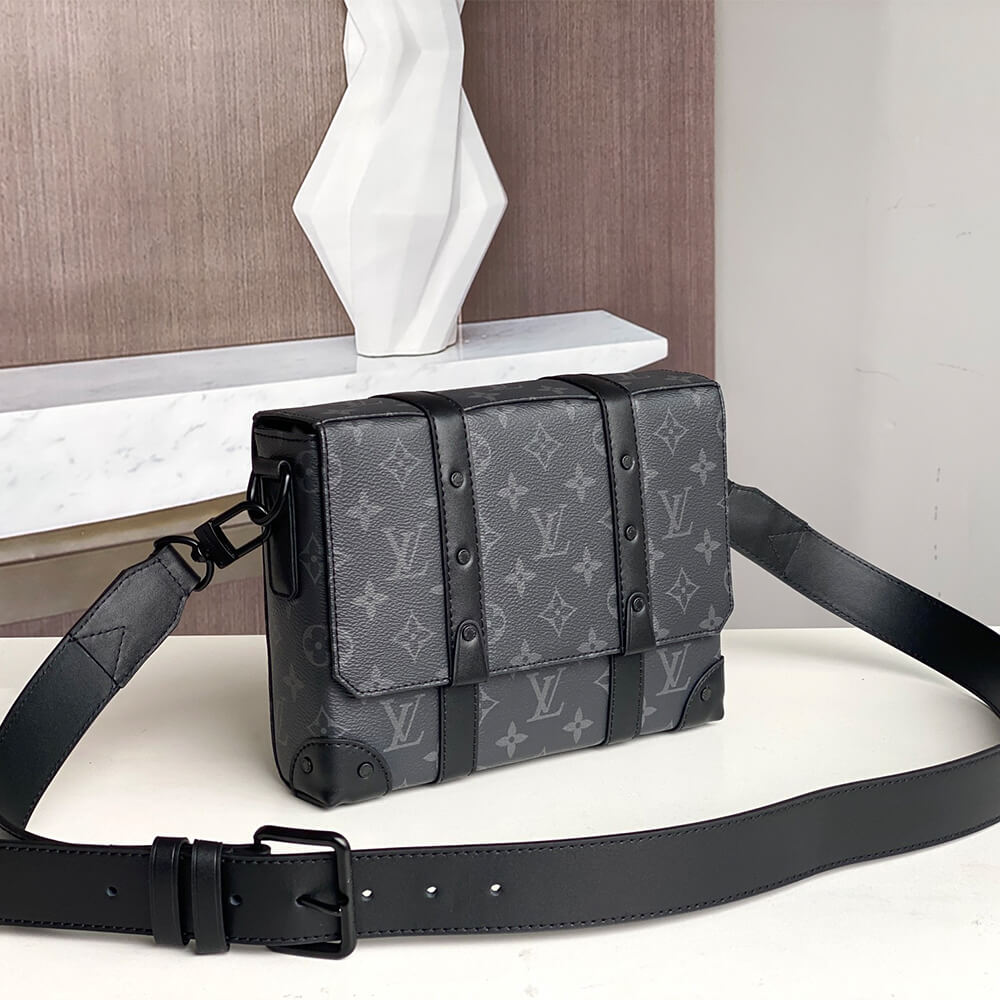 Louis Vuitton TRUNK MESSENGER