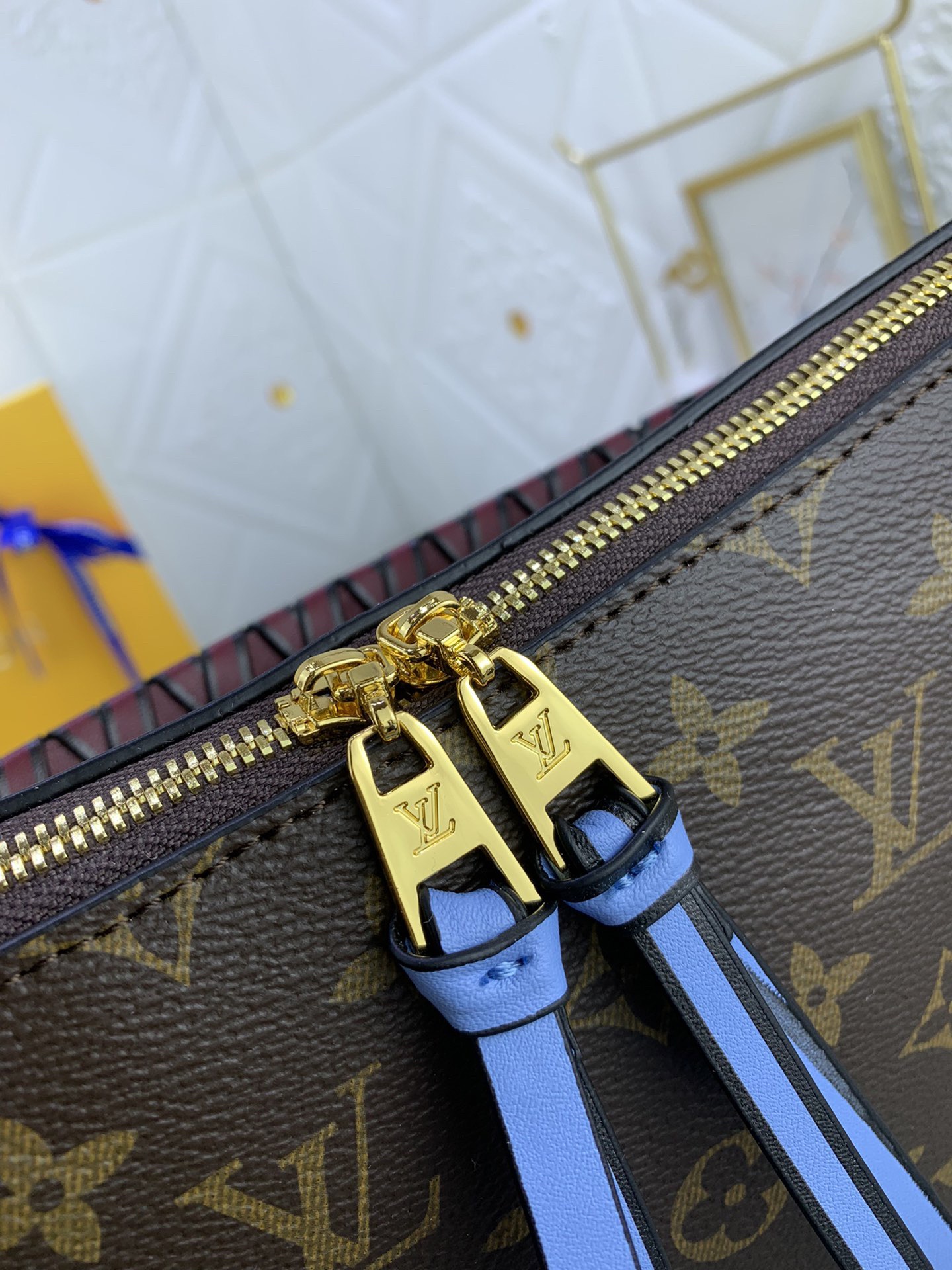 Louis Vuitton BEAUBOURG HOBO Mini