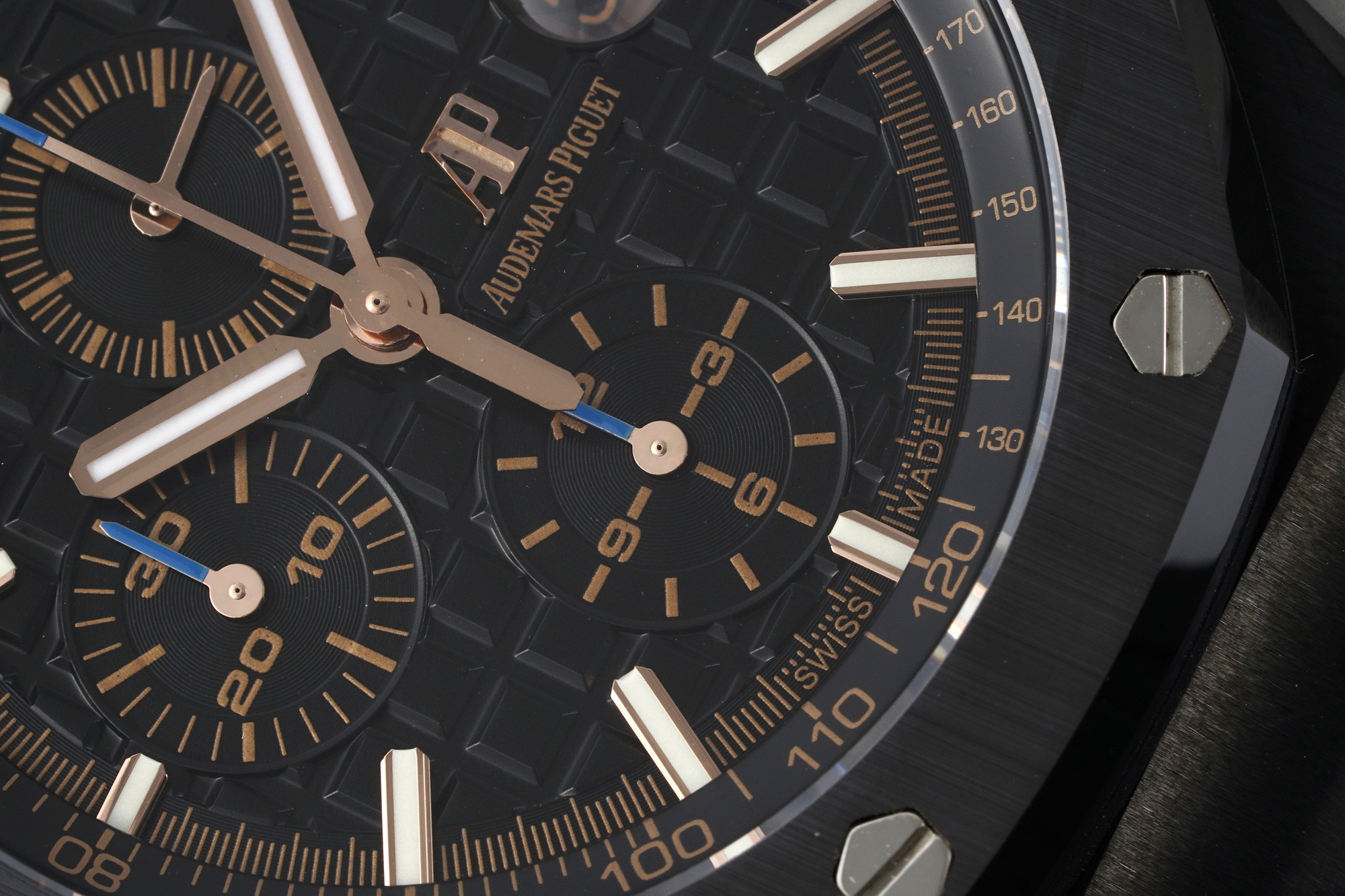 Royal Oak Offshore 44 mm, Black Ref. 26405CE.OO.A002CA.02