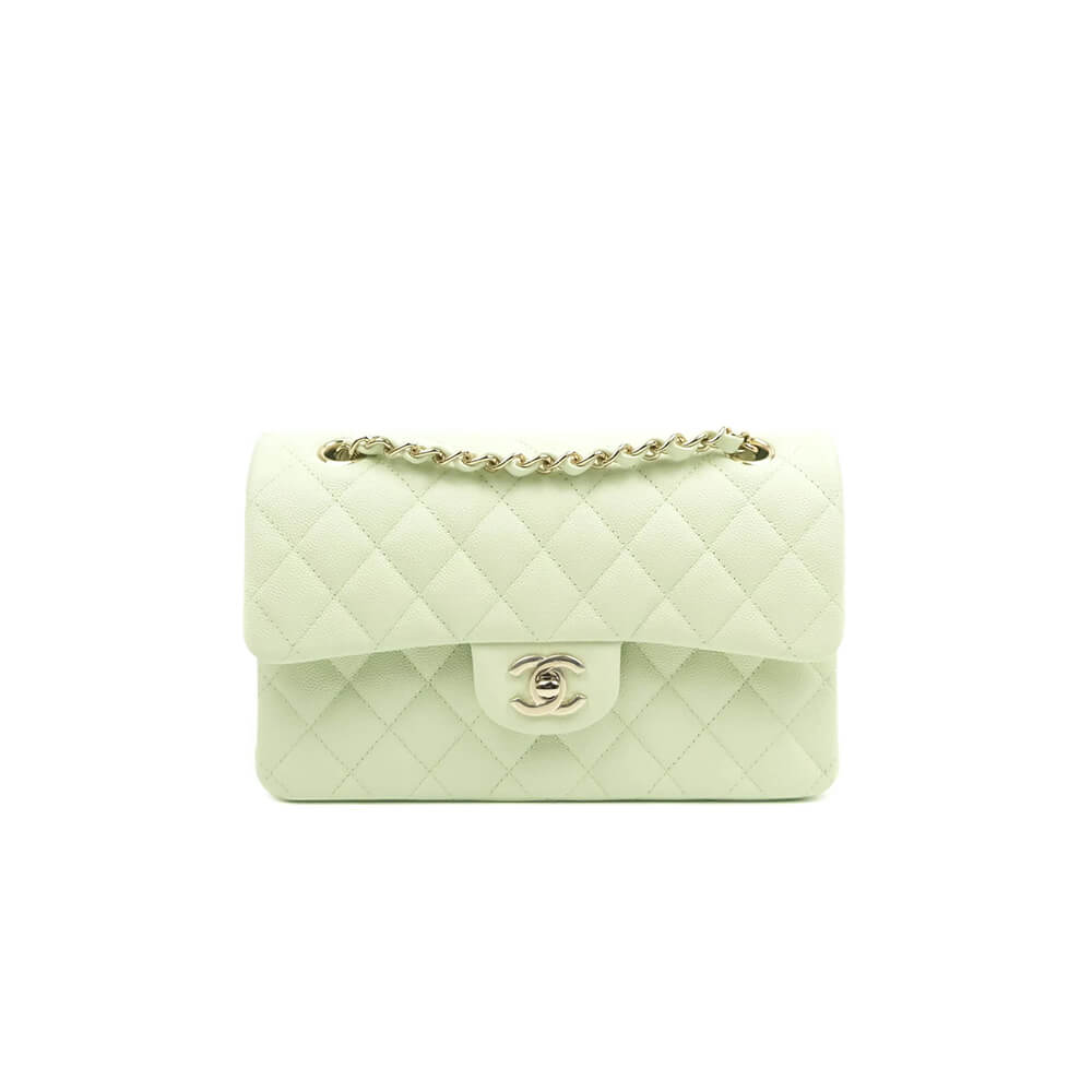 Chanel Classic Flap Medium SiLouis Vuittoner hardware