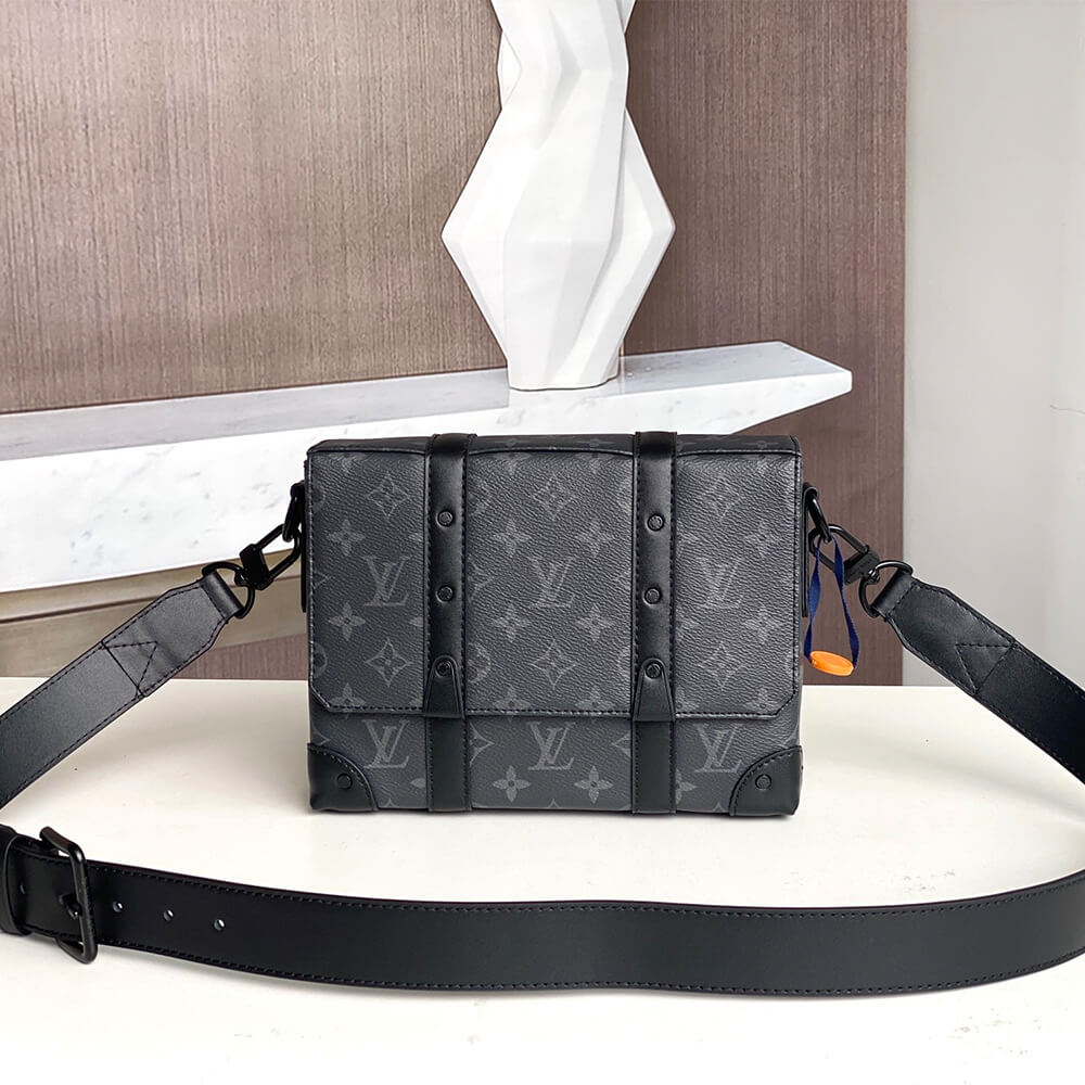 Louis Vuitton TRUNK MESSENGER
