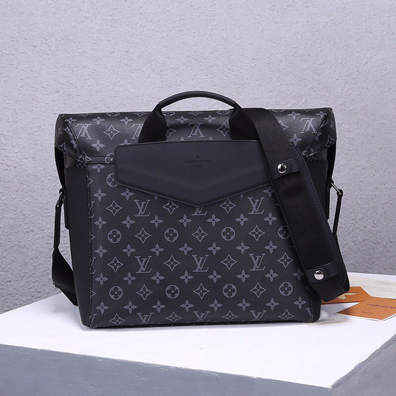 Louis Vuitton Messenger MM Voyager