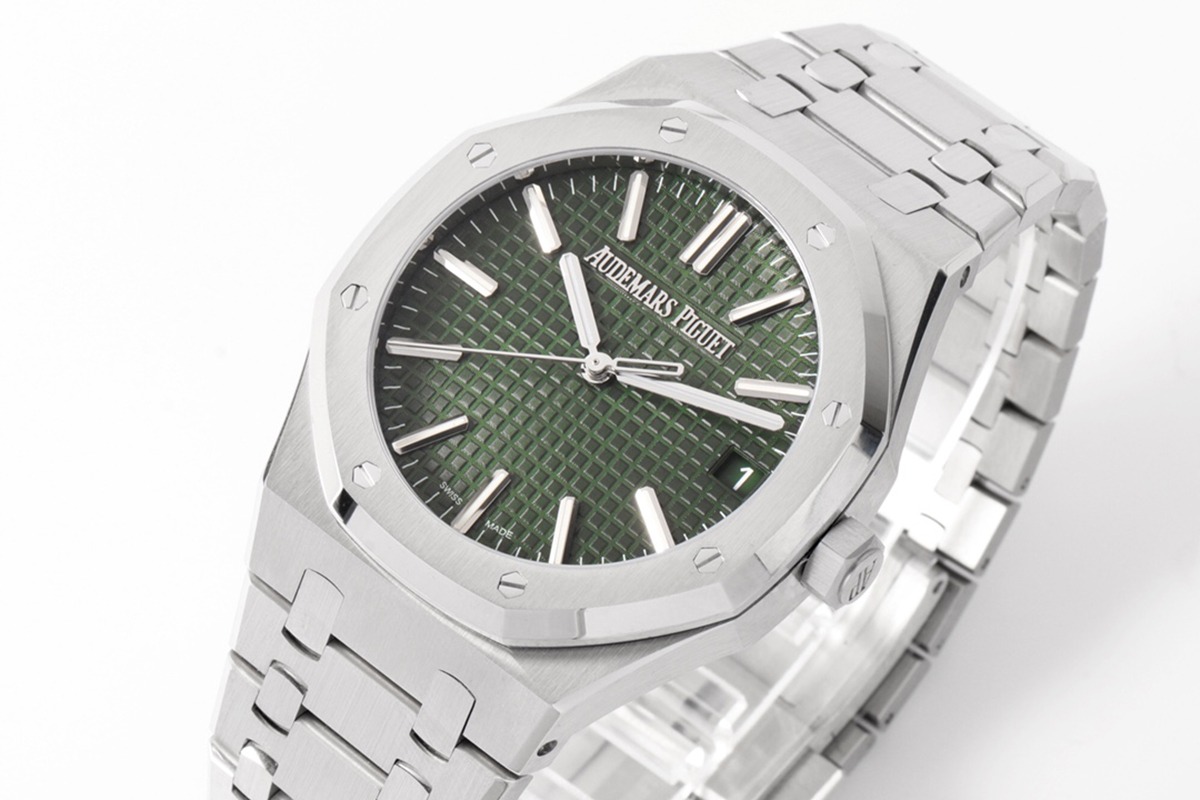 Royal Oak 50th Anniversary 41 mm, Green Ref. 15510ST.OO.1320ST.04