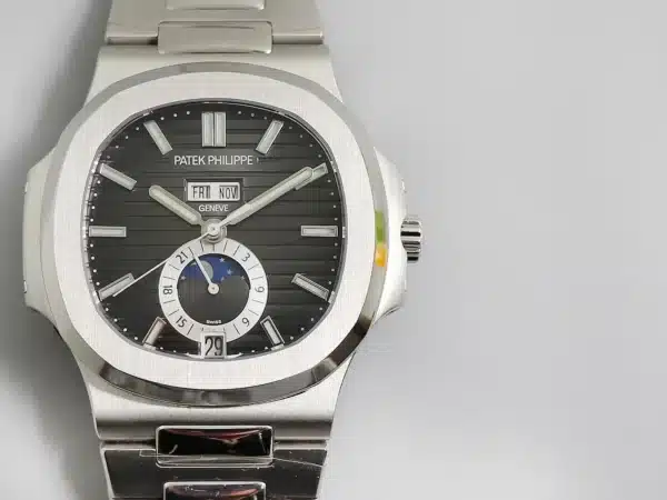 Nautilus 5726/1A-014 Annual Calendar, Moon phases 40.5 mm,Steel