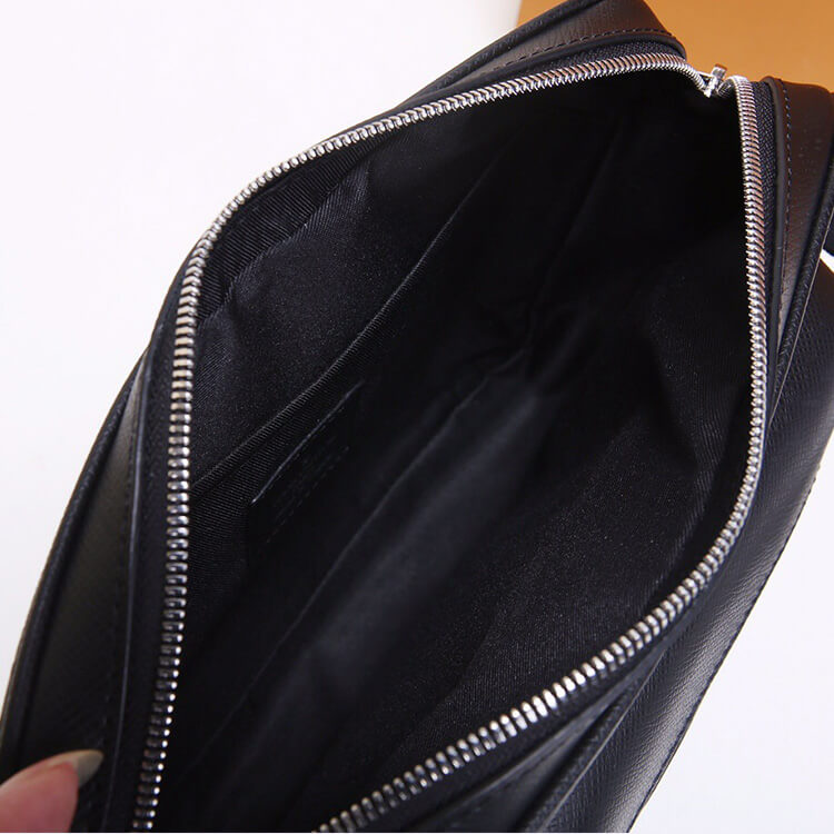 Louis Vuitton Outdoor Messenger