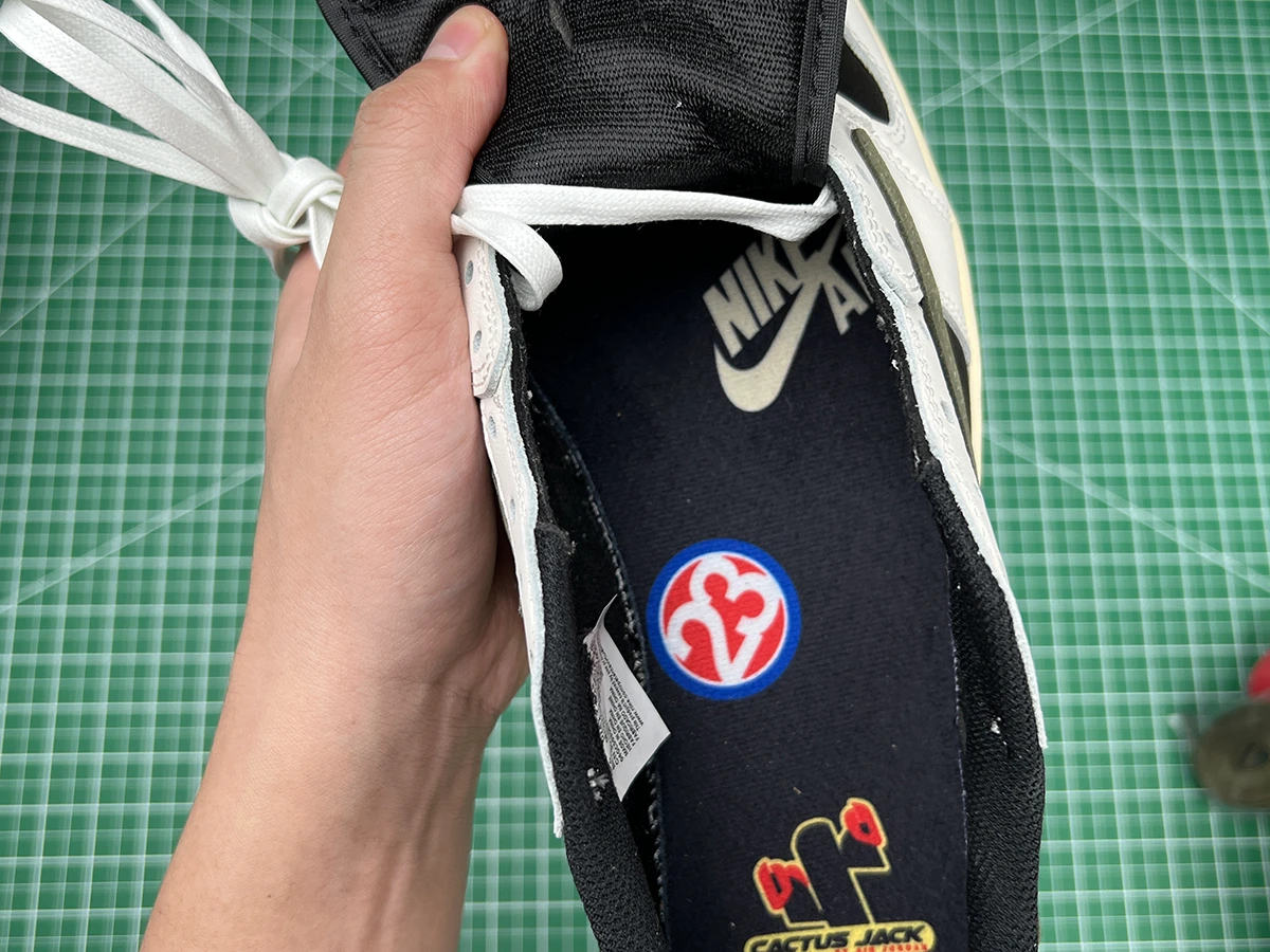 Travis Scott Air Jordan 1 Low OG “Olive” Quality Reps