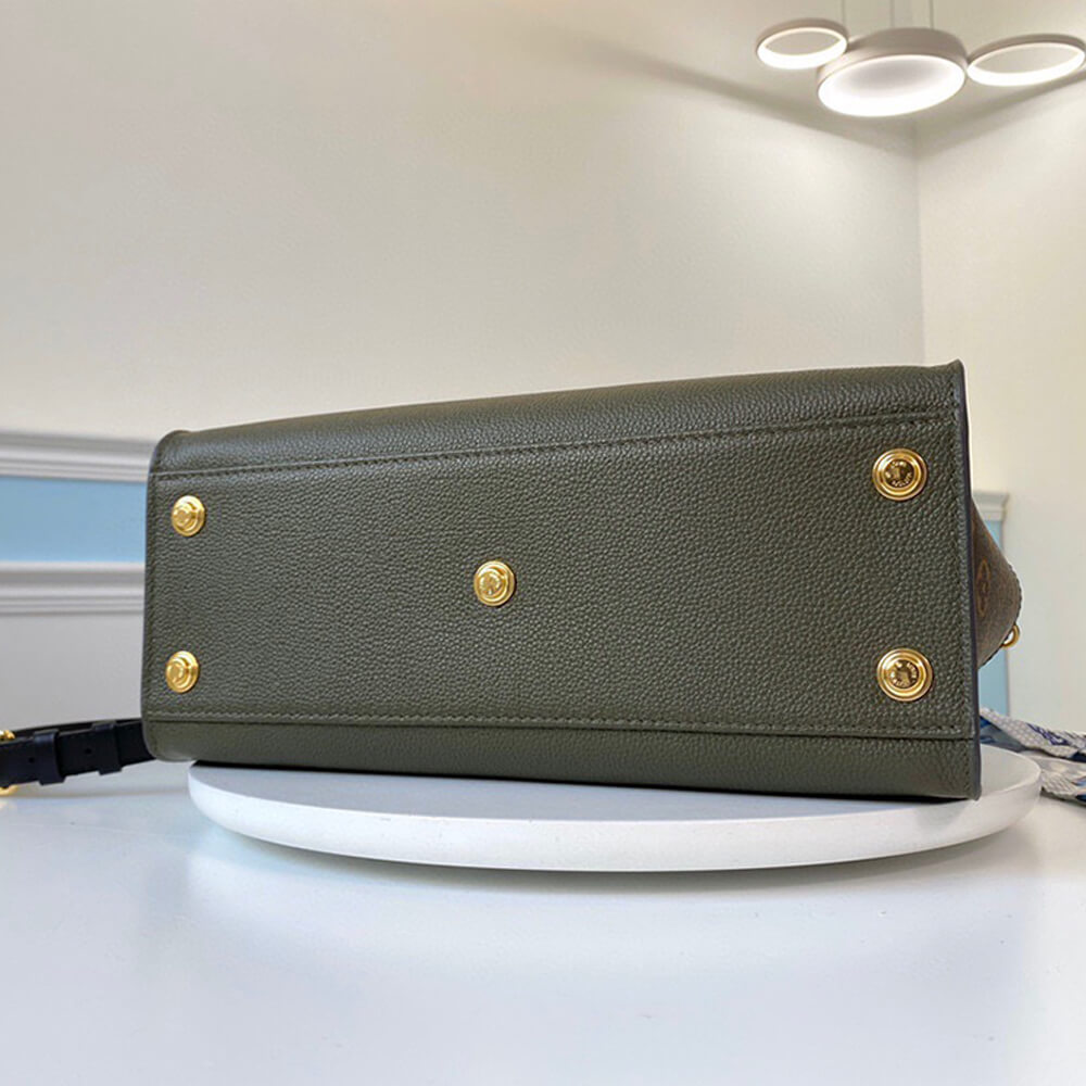 Louis Vuitton ON MY SIDE MM