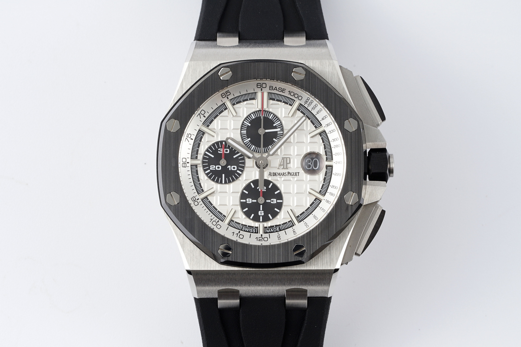 Royal Oak Offshore 44 mm, White Ref. 26400SO.OO.A002CA.01