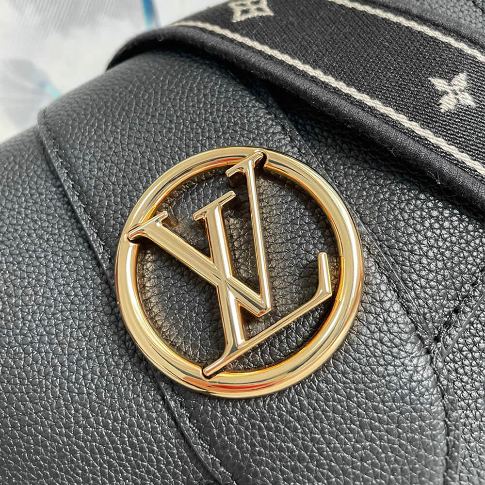 Louis Vuitton PONT 9 SOFT PM