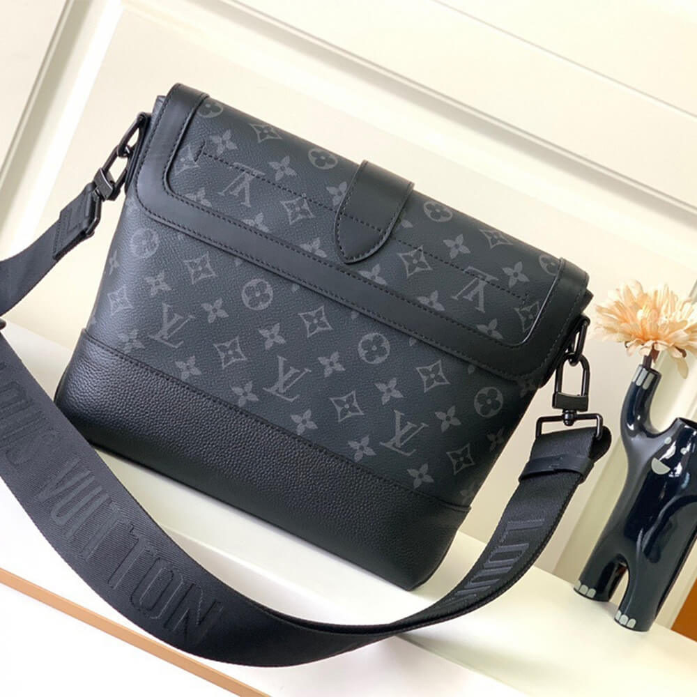 Louis Vuitton SAUMUR MESSENGER