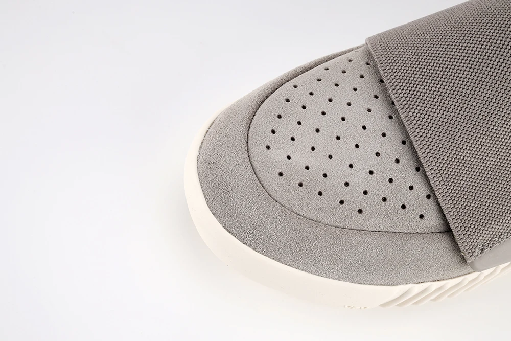 Yeezy Boost 750 OG Light Brown Reps