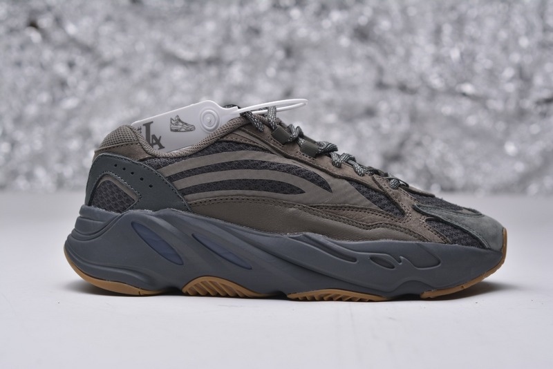 YEEZY 700 V2 “GEODE”