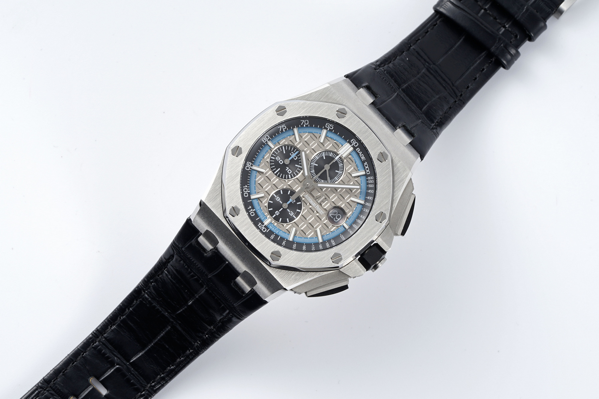 Royal Oak Offshore 44 mm, Grey Ref. 26417BC.OO.A002CR.01