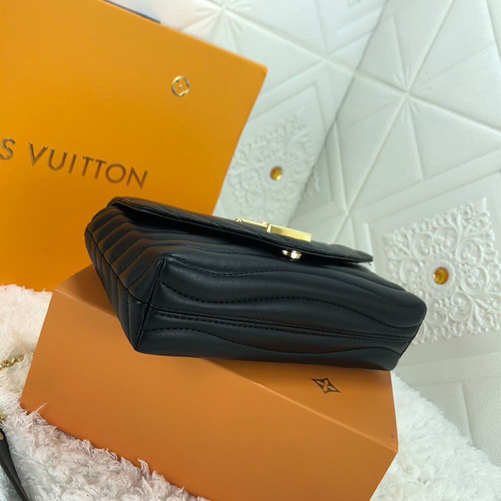 Louis Vuitton NEW WAVE CHAIN BAG
