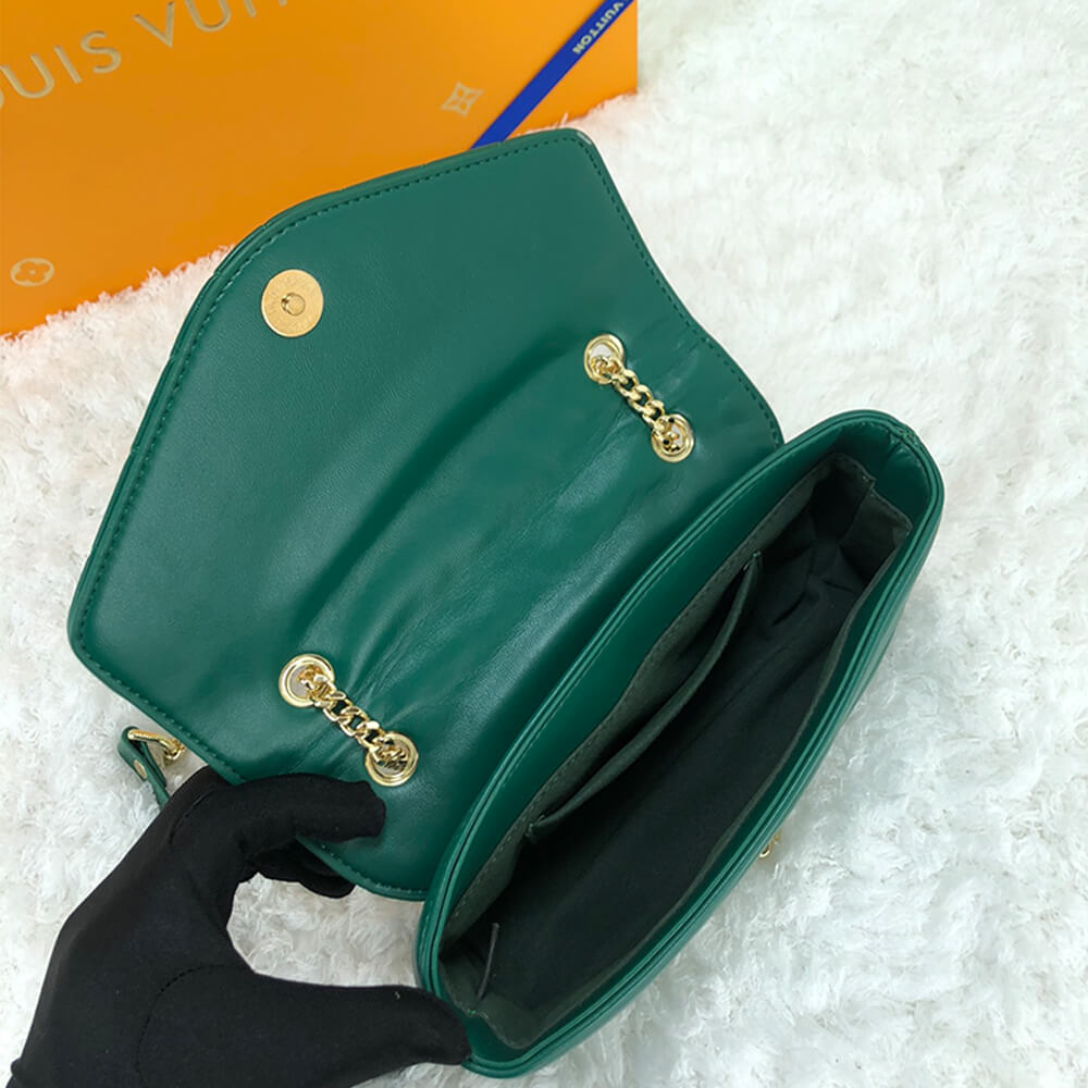 Louis Vuitton NEW WAVE CHAIN BAG
