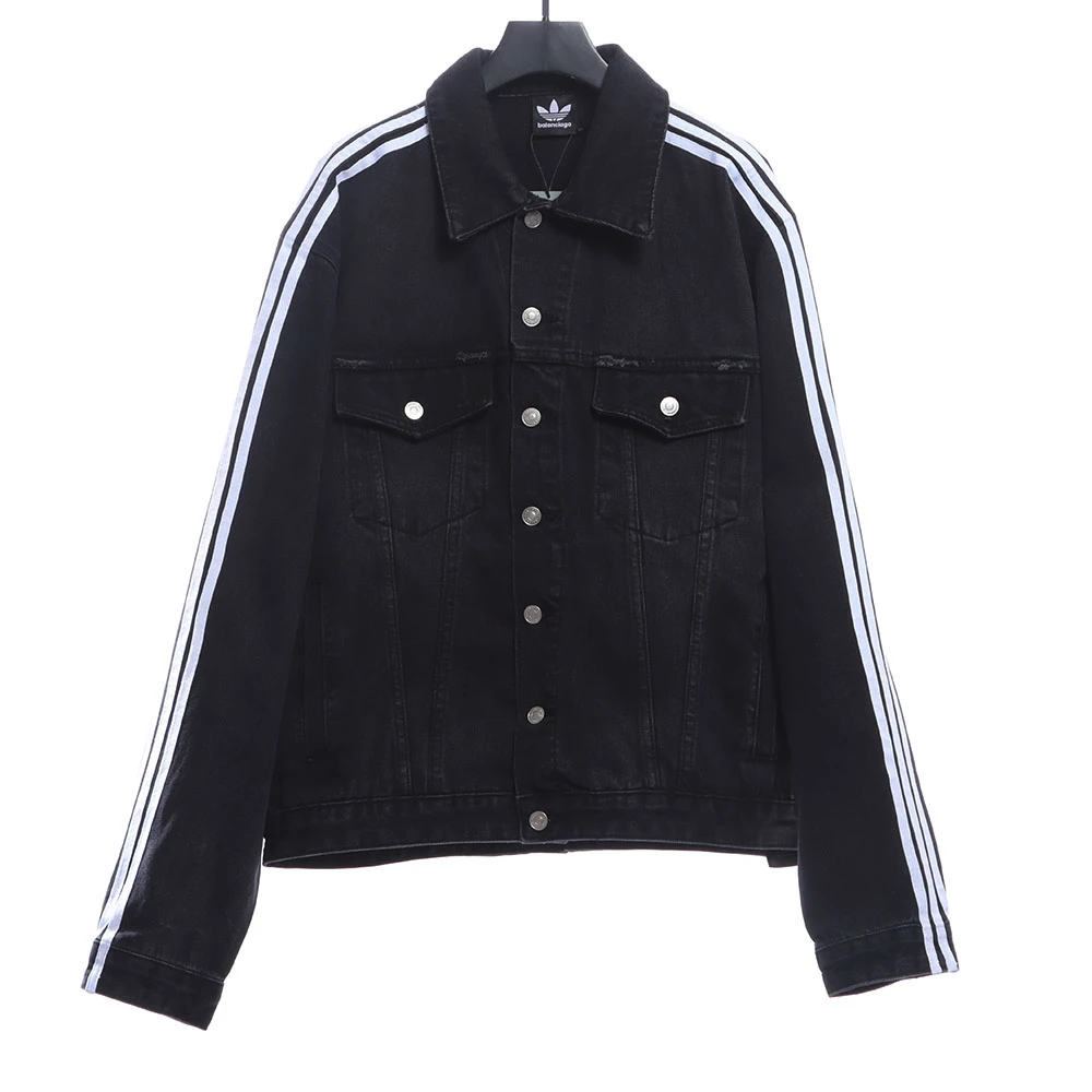 Joint denim jacket