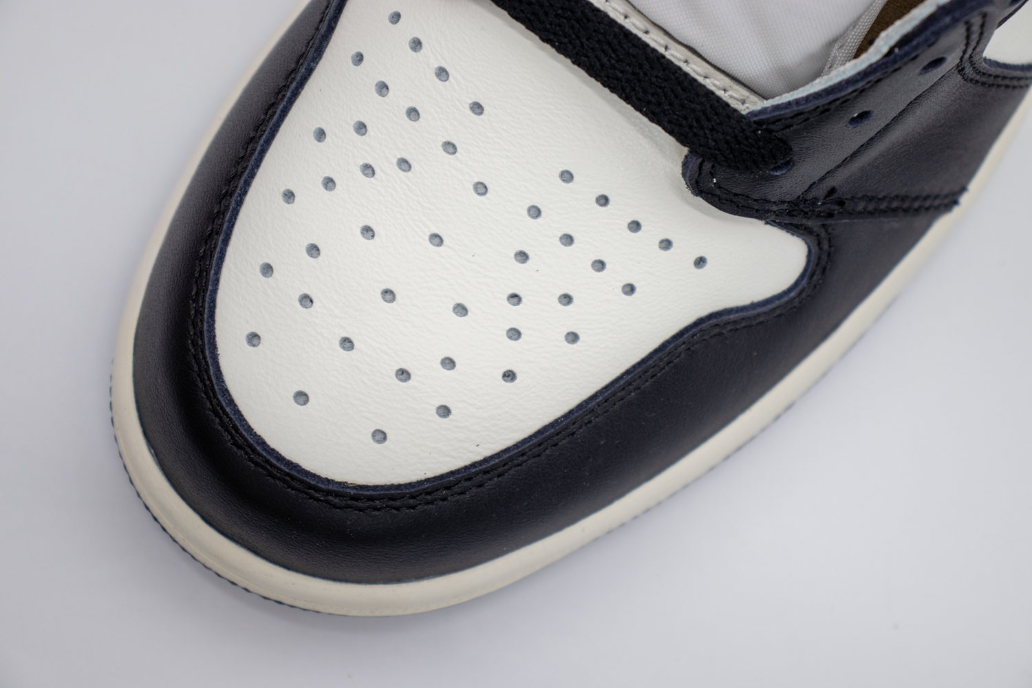 AIR JORDAN 1 DARK MOCHA