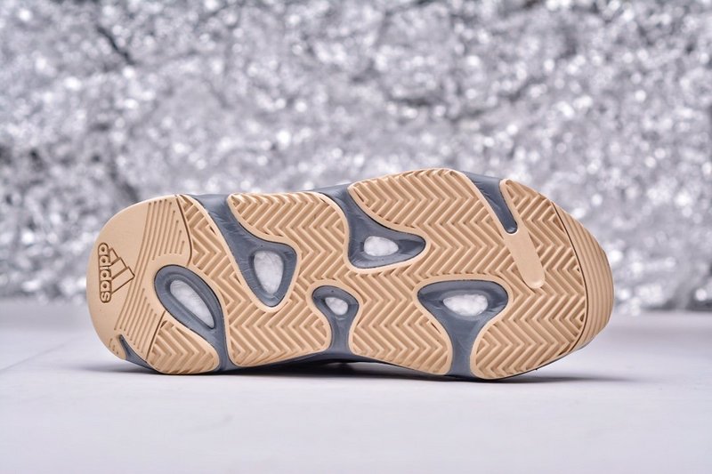 YEEZY 700 RUNNER “TEAL BLUE”