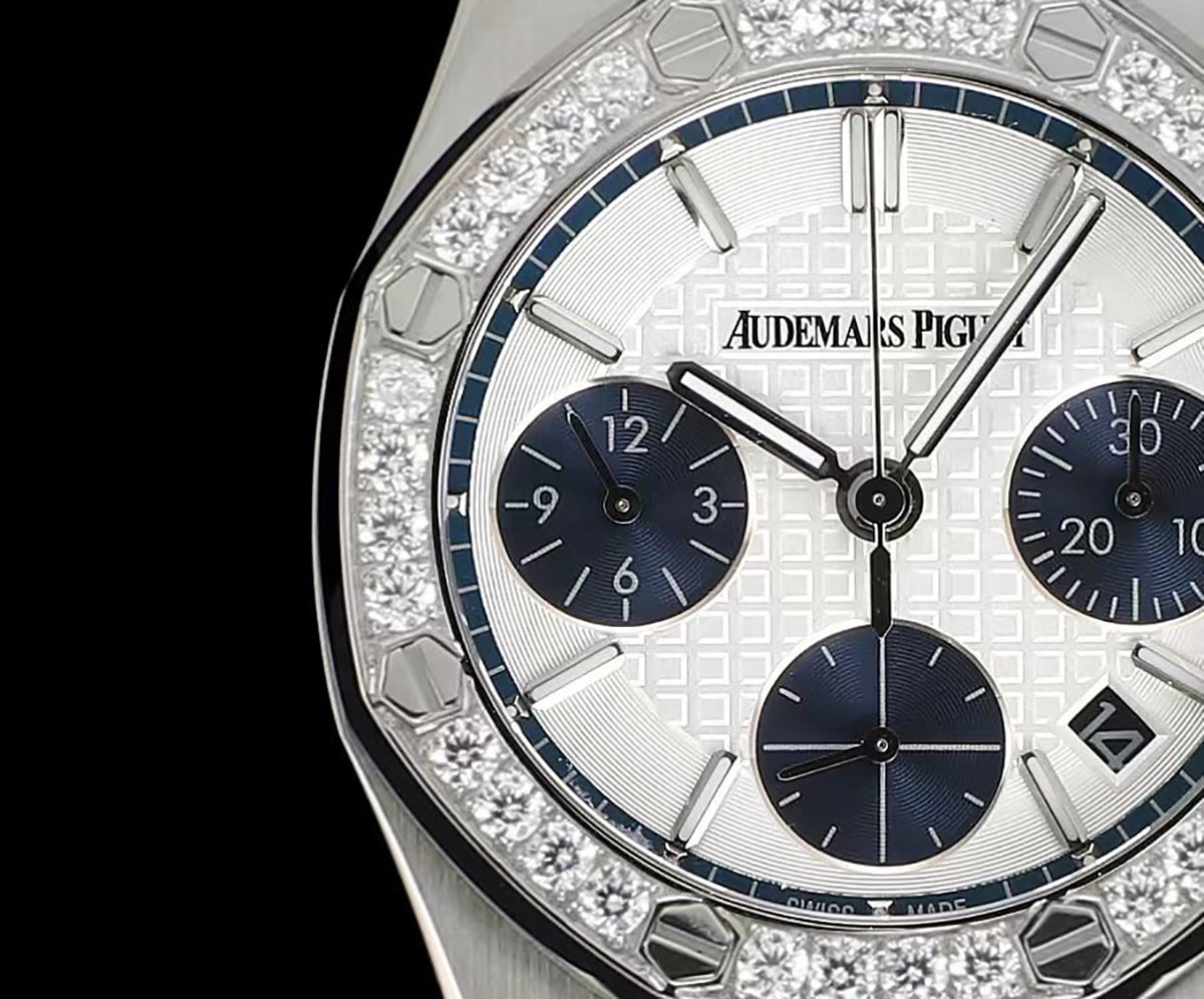 Royal Oak Offshore Chronograph 37 mm, White Ref. 26231ST.ZZ.D010CA.01