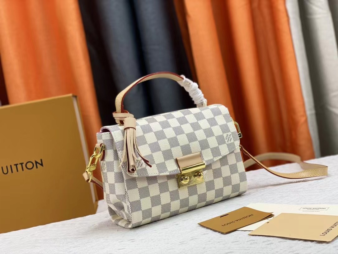 Louis Vuitton CROISETTE CHAIN WALLET