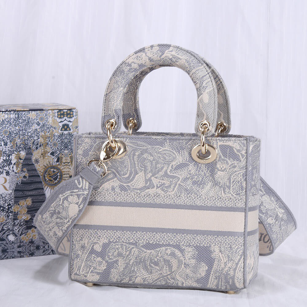 Dior MEDIUM LADY D-LITE BAG