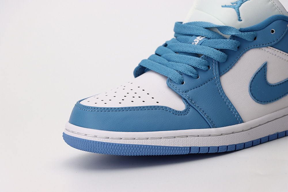 AIR JORDAN 1 LOW “UNC”